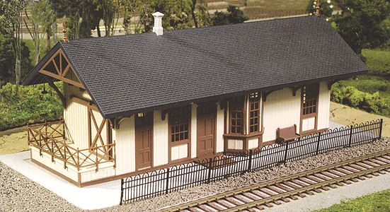 Maywood Train Station -- Kit - 9-1/4 x 4-1/4 x 3" 23.1 x 10.6 x 7.5cm (tan w/brown trim)