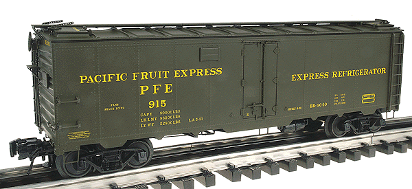 40' Steel Reefer - 3-Rail -- Pacific Fruit Express (green, gold; Express Reefer)