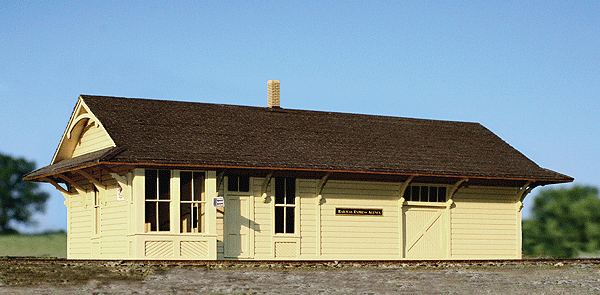 Northern Pacific Class C Depot (Laser-Cut Wood Kit) -- 16-1/2 x 8-3/4 x 5" 41.9 x 22.2 x 12.7cm