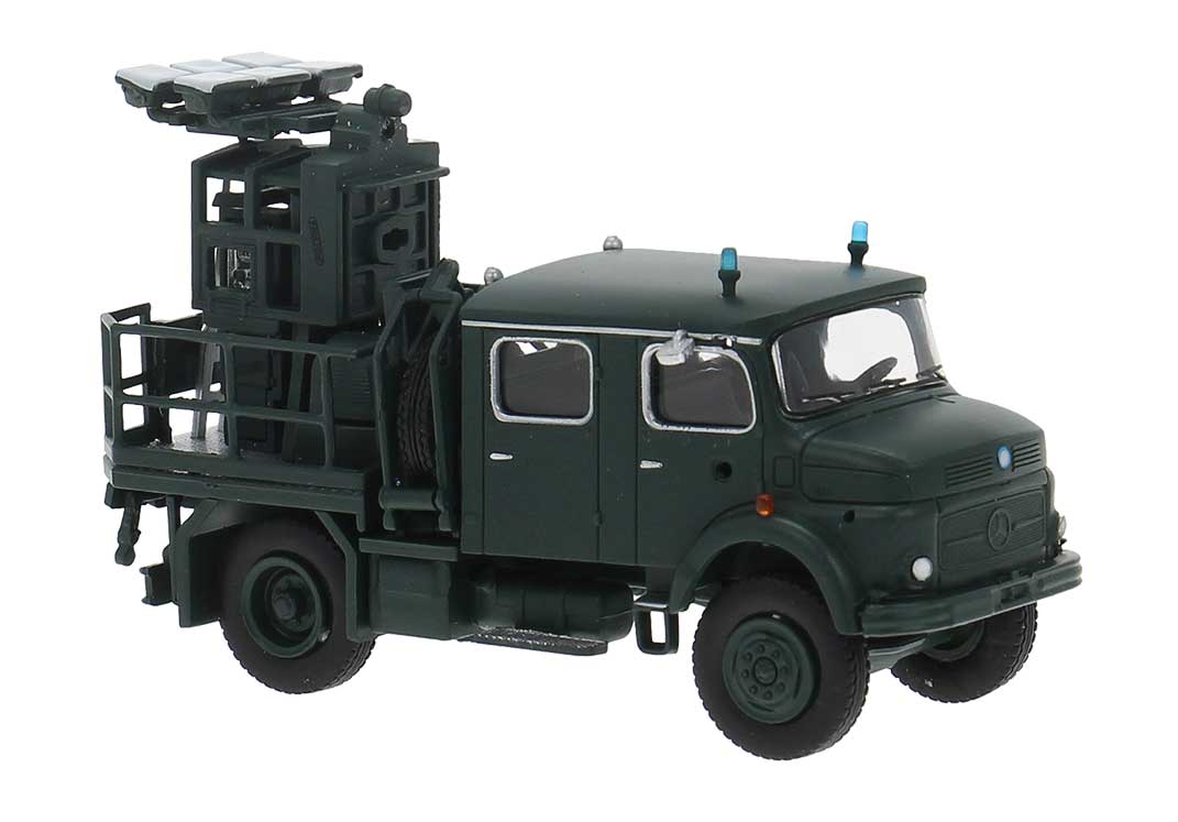 Mercedes-Benz LA 911 Light Mast Truck - Assembled -- German Federal Border Protection (green, German Lettering)