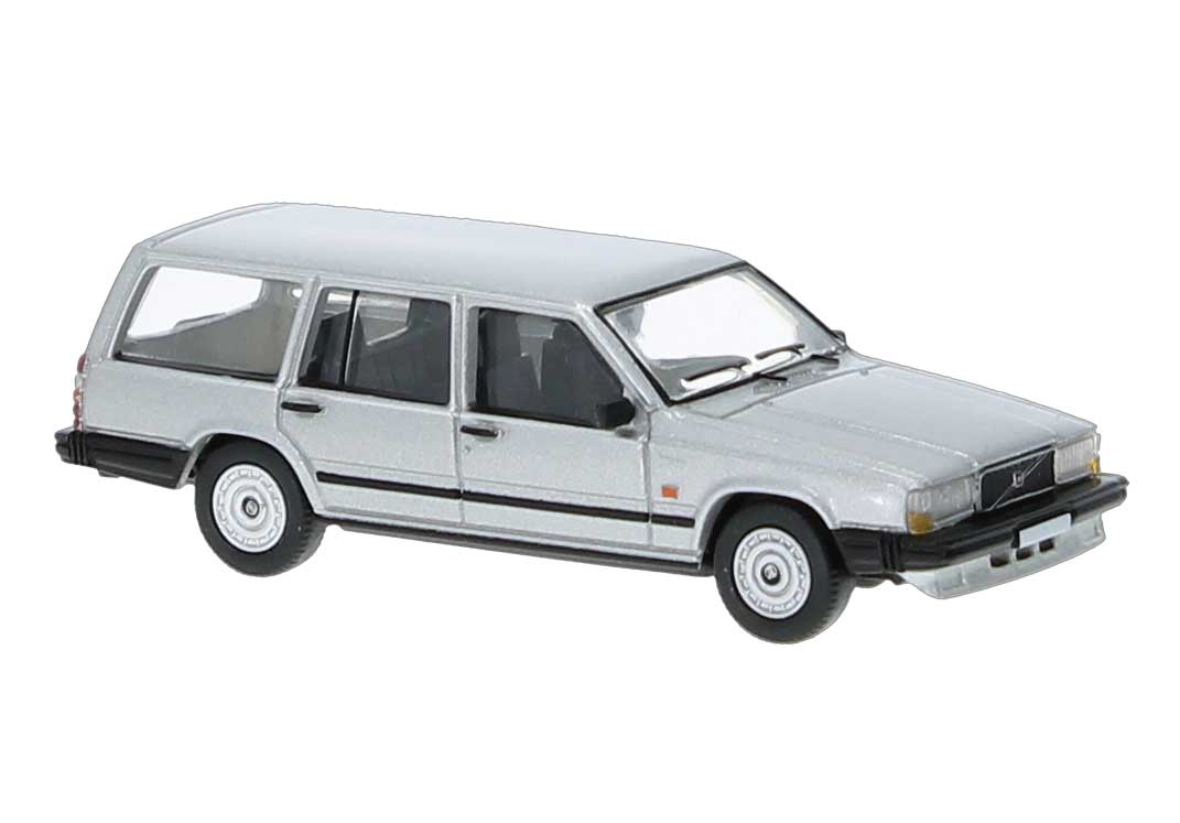 1984 Volvo 740 Station Wagon - Assembled -- Silver