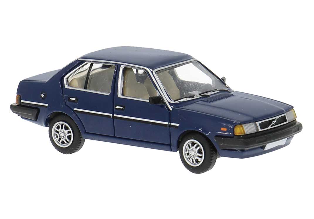 Volvo 340 Sedan - Assembled -- Blue