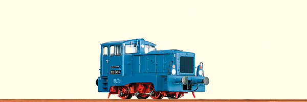 Class BR 102.0 Diesel - Standard DC -- German State Railway DR #102 049-4 (Era IV, blue, red)