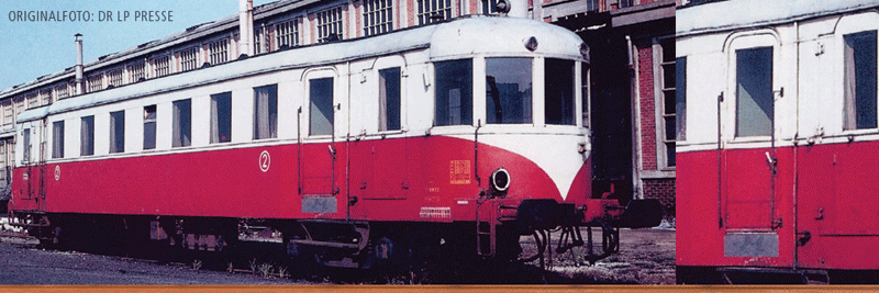 VT 137 BC4vt 32-34 Railcar w/Sound & DCC -- French National Railways SNCF #XR 8832 (Era III, red, white)-1