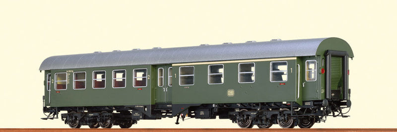Type AB4yge Coach - Ready to Run -- German Federal Railroad DB #34 096 Stg (Era III, green, silver)