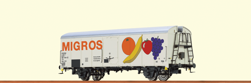 Type UIC Standard 1 Refrigerator Car - Ready to Run -- Migros FS #11 83 082 7 525-4 P (Era IV, white, purple, red, orange)