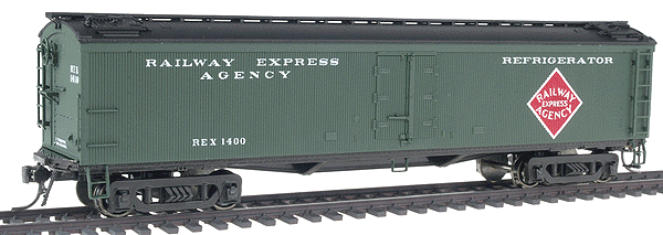 Paragon(TM) Series General American (GACX) 53'6" Wood Express Reefer -- REX #1400 (Hunter Green w/red & white herald, white lettering)