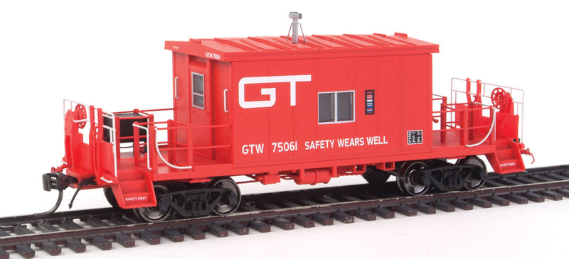 Steel Transfer Caboose w/Short Roof - Ready to Run -- Grand Trunk Western #75061 (red, white, Safety Wears Well Slogan)