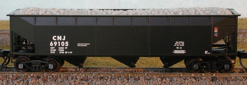 70-Ton Offset-Side 3-Bay Hopper w/Load Single Car - Ready to Run -- Central Railroad of New Jersey (black, No Logo, Gravel Load)