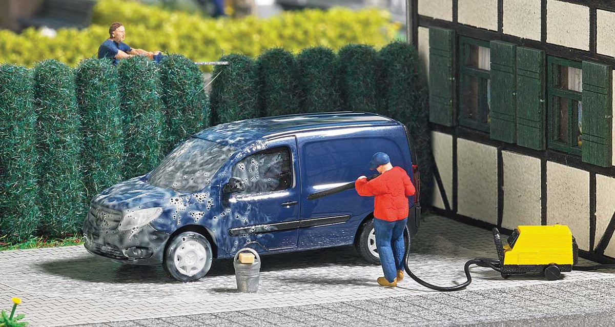 Complete Miniature Scene -- Pressure Washer with Mercedes-Benz Citan, Pressure Washer, Figure and Bucket-2