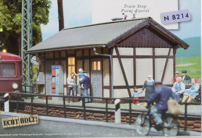 Aufhausen Train Station -- Laser-Cut Wood Kit - 2 x 9-3/8 x 1-1/8" 5 x 3.7 x 2.9cm