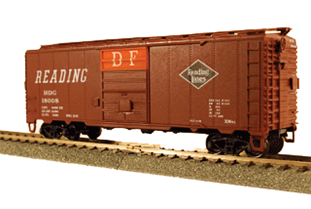 AAR 40' Boxcar w/Flat Roof, 4/4 End and 8' Door - 10 Panel -- Reading (Boxcar Red w/orange "DF" on door)