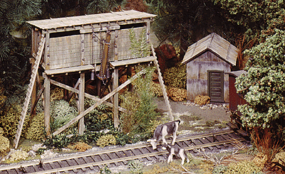 Branch Line Water Tank & Tool House -- Tank: 2 x 3-1/2" 5 x 9cm, Tool House: 3/5 x 1-1/2" 1.5 x 3.8cm Square