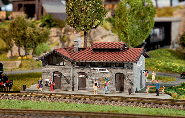 Altoberndorf Station - Kit (Plastic) -- Weathered 7-3/8 x 6-1/8 x 3-7/16" 18.8 x 15.5 x 8.7cm