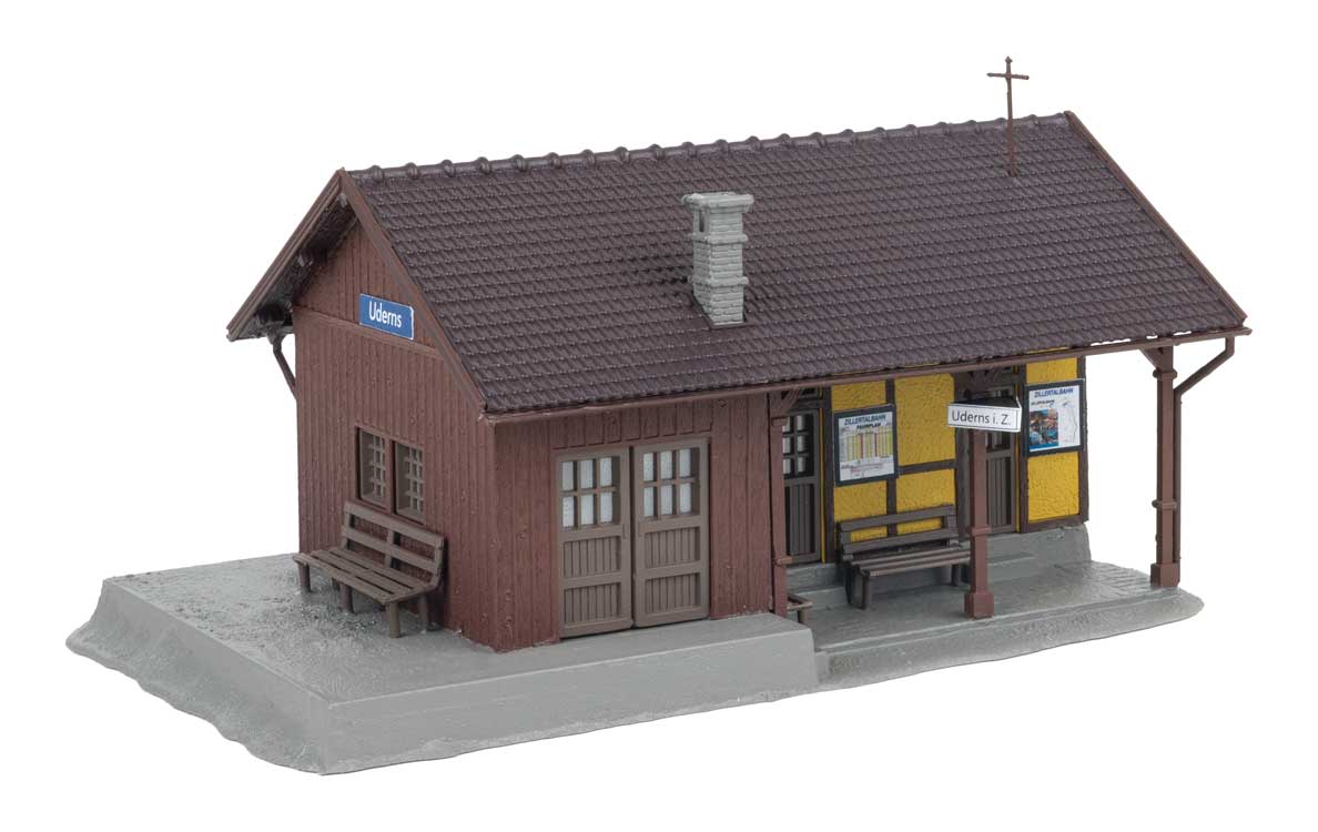 Uderns Train Station -- Kit - 6-11/16 x 4 x 3-7/16" 17 x 10.2 x 8.8cm-2