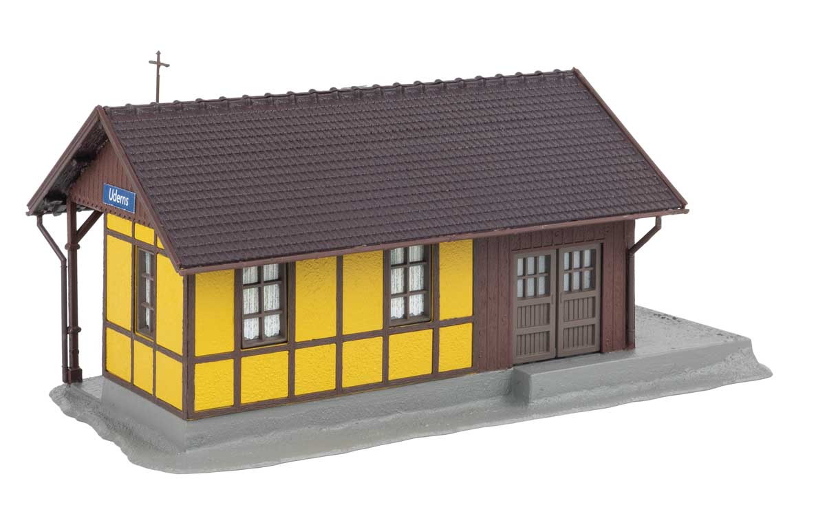 Uderns Train Station -- Kit - 6-11/16 x 4 x 3-7/16" 17 x 10.2 x 8.8cm-3