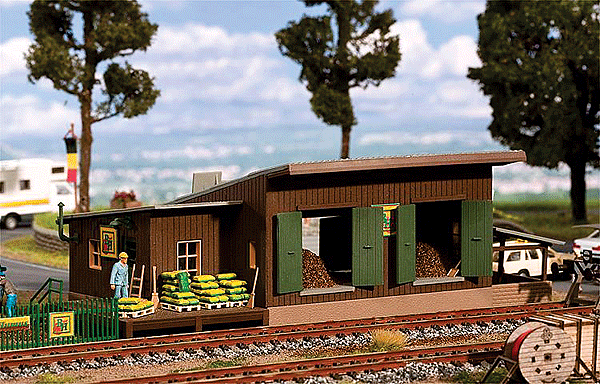 Wooden Trackside Warehouse/Transload Shed for Humus & Peat - Kit (Plastic) -- 8-5/16 x 4-9/16 x 2-11/16" 21.2 x 11.6 x 6.8cm