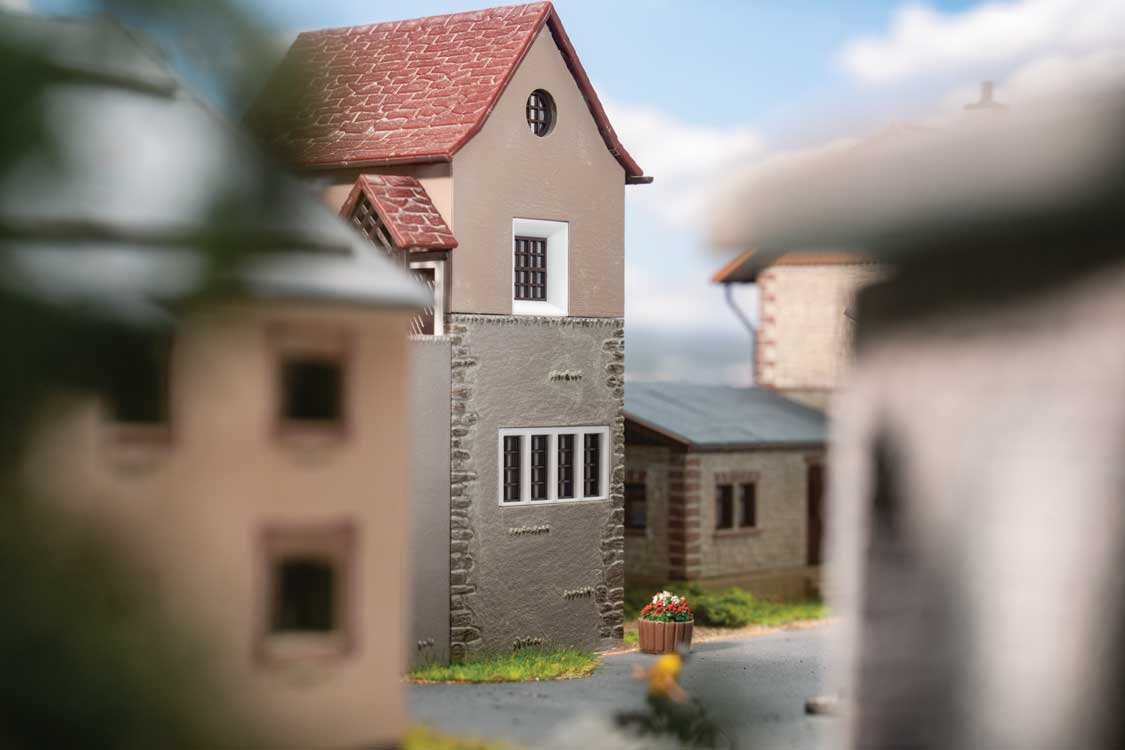 Zuoz Signal Tower -- Kit - 3-7/16 x 3 x 5-5/16" 8.8 x 7.6 x 13.5cm-4