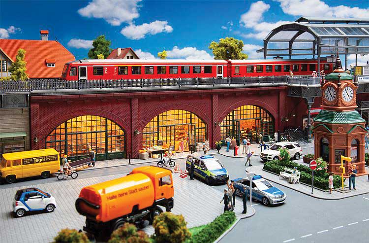 Brick Arcades with Shops, Interiors and Track Bed -- Kit - 14-1/8 x 5-7/16 x 3-13/16" 35.8 x 13.8 x 9.7cm-1
