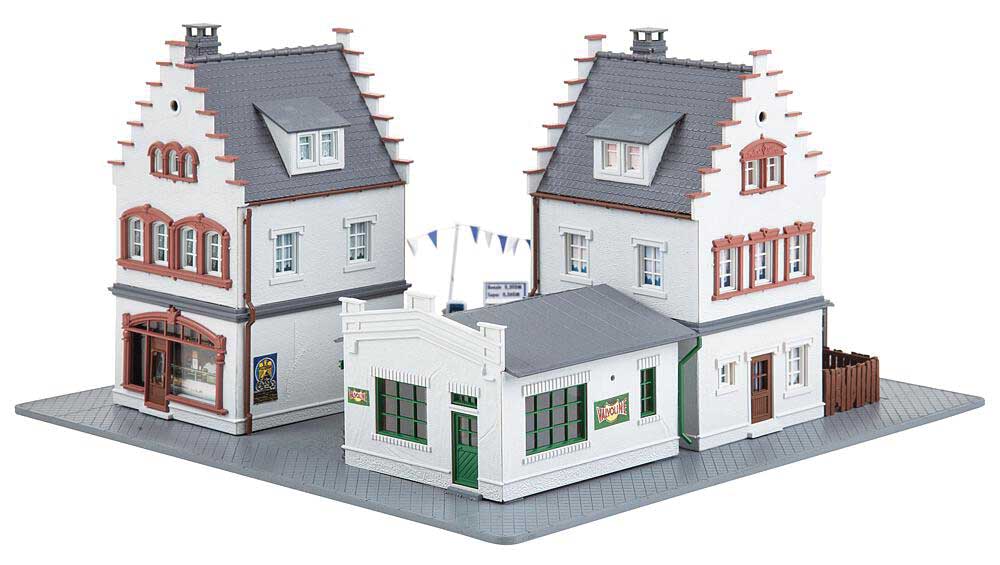 Hesselbach Gas Station -- Kit - 9-7/16 x 9-5/16 x 5-3/8" 24 x 23.7 x 13.7cm-3
