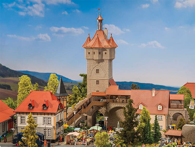 Historic Town Gate -- Kit - 8-15/16 x 4-1/2 x 15-3/16" 22.7 x 11.4 x 38.5cm