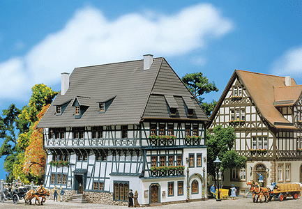 Martin Luther House -- Era I 8-5/8 x 5-7/16 x 7-3/16" 21.8 x 13.8 x 18.4cm