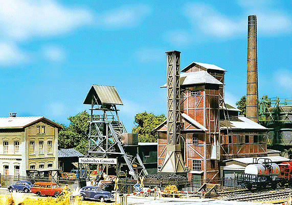 Stadtisches Gaswerk (Municipal Gas Plant) -- "Stadtisches Gaswerk" 11-13/16 x 6-1/2 x12-19/32" 30 x 16.5 x 32cm
