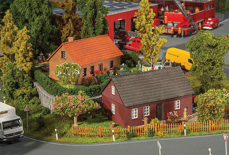 2 Clinker-Built Houses -- Kit - Both: 4-3/16 x 2-1/2 x 2-7/16" 10.7 x 6.4 x 6.2cm