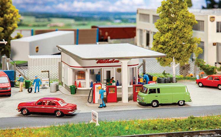 1950s Gas Station -- Kit - 5-9/16 x 3-13/16 x 1-1/16" 14.1 x 9.7 x 5.3cm-2