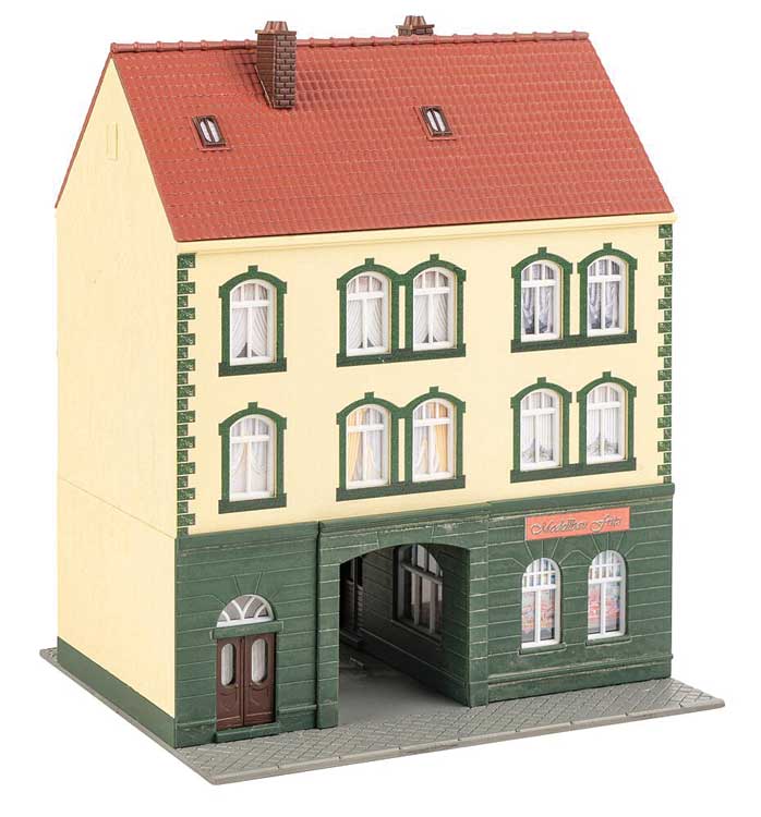 Townhouse with Model-Making Hobby Shop -- Kit - 5-3/8 x 4-15/16 x 6-7/8" 13.6 x 12.5 x 17.4cm-2