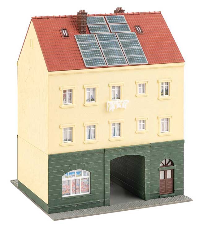 Townhouse with Model-Making Hobby Shop -- Kit - 5-3/8 x 4-15/16 x 6-7/8" 13.6 x 12.5 x 17.4cm-3