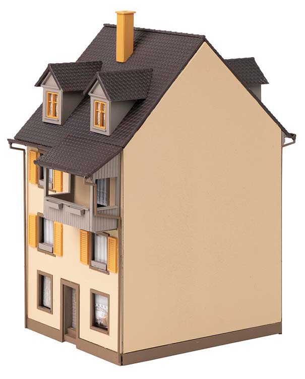 Old Town House with Wood Fence -- Kit - 6-5/8 x 4-11/16 x 5-7/8" 16.8 x 11.9 x 15cm-3