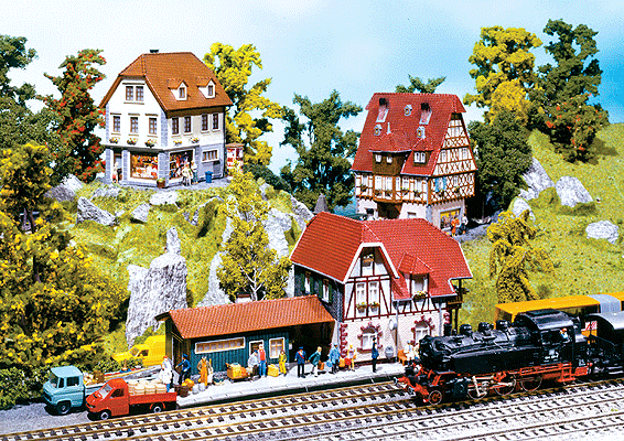 Faller History Ceramic Buildings -- Railway Station 9-7/16 x 4-11/32 x 4-1/2" 24 x 11 x 11.5cm