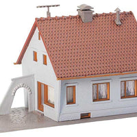 One-Family House -- Kit - 5-7/16 x 3-1/4 x 3-3/8" 13.8 x 8.3 x 8.5cm