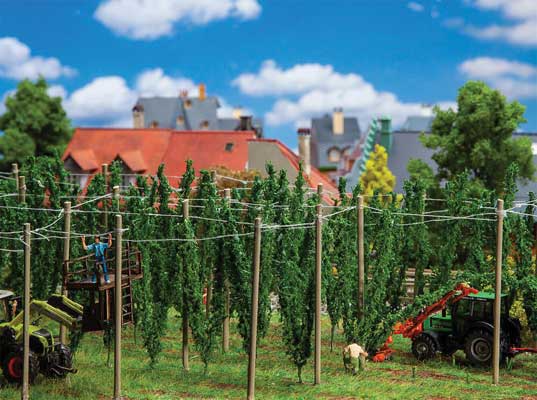 Hop Field with Poles -- Builds up to: 5-7/8 x 4-3/4 x 3-9/16" 15 x 12 x 9cm-1