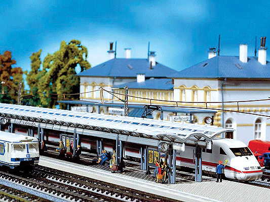 Intercity Express (ICE) Station Platforms w/Accessories -- 20 x 2-1/8 x 1-13/32" 50 x 5.3 x 3.5cm