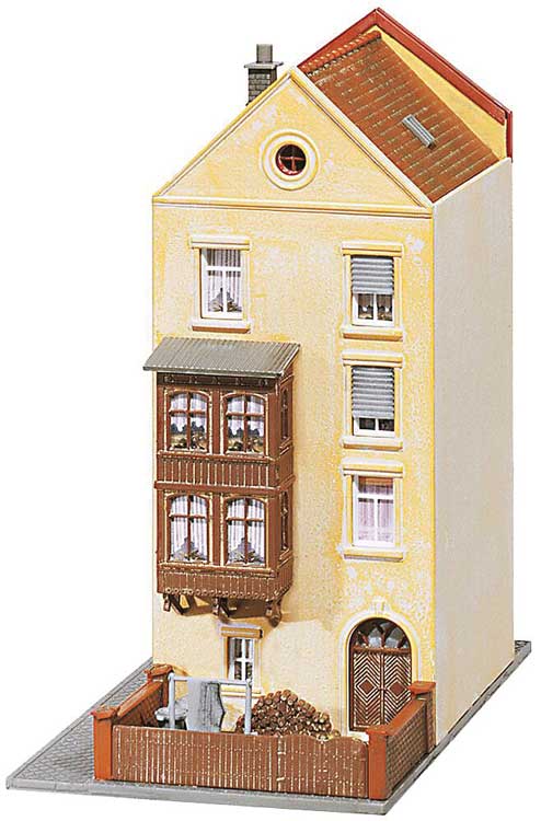 Wine Pub In a 3 Story Town House "The Grape", Era I -- Painted & Weathered 11.2 x 6.8 x 12.5cm-4