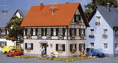 Half-Timbered 2-Family House -- 5-5/8 x 3-5/8 x 5-13/32" 14 x 9.2 x 13.5cm
