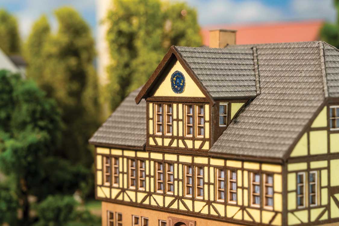 Old Town Hall -- Laser-Cut Kit - 2-5/8 x 2-1/8 x 2-5/16" 6.6 x 5.4 x 5.9cm-4