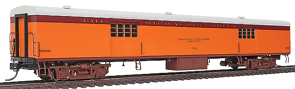 Milwaukee Road 1935-Built Express Car - Ready to Run -- Milwaukee Road #1117 (Hiawatha Scheme orange, maroon, gray Roof)