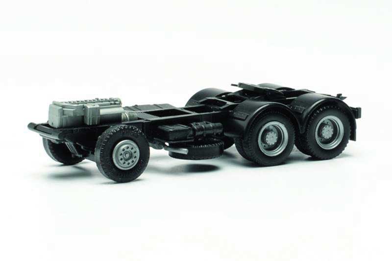 MAN/Roman 3-Axle Chassis Only -- pkg(2)