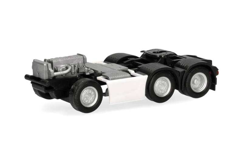 Iveco S-Way 3 Axle Chassis -- pkg(2)