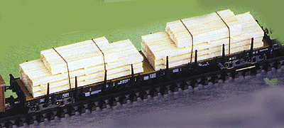 Freight Car Loads -- Square Wood Beams (Large & Small - 2 Piles) 4-13/32" 11cm Long