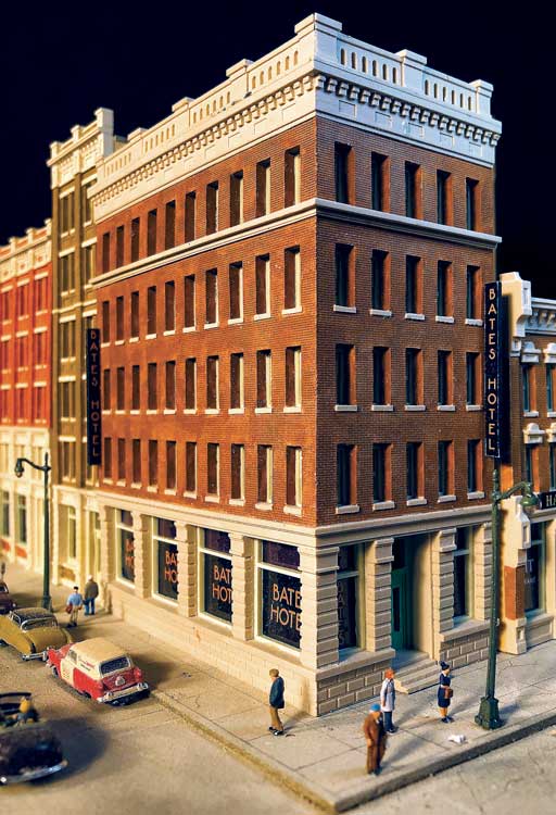 Cast-Resin Kit -- Bates Hotel - 4-1/4 x 2-1/4 x 5-1/2" 10.8 x 5.7 x 14cm