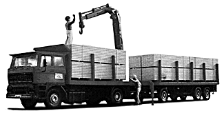 DAF lumber transporter