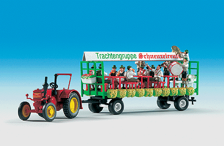 Lanz Tractor w/Parade Float & 5 Figures-1