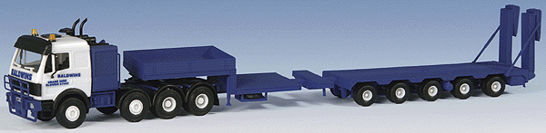 European Trucks - Tractor-Trailer - Mercedes 4-Axle Heavy-Duty Tractor -- w/5-Axle Flatbed Trailer