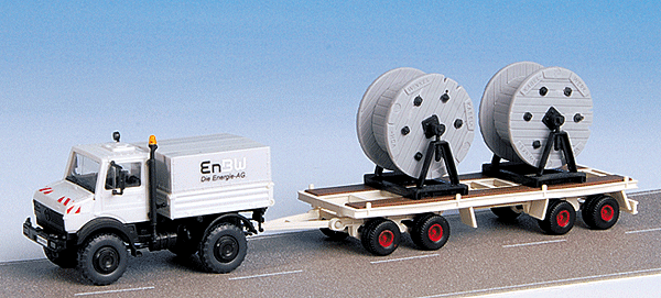 Construction Equipment -- UNIMOG with Cable & Flatbed