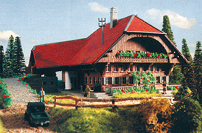 Alpine Farmhouse -- 7-1/4 x 5-3/8" 18.5 x 13.5cm