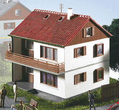 Duplex House -- 10.5 x 9.5 x 10cm